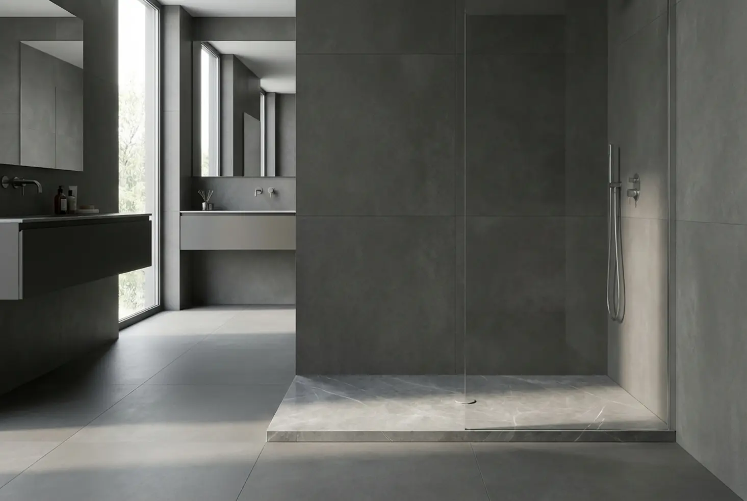 Resultado final de la instalación de un plato de ducha porcelánico de gran formato en un baño minimalista