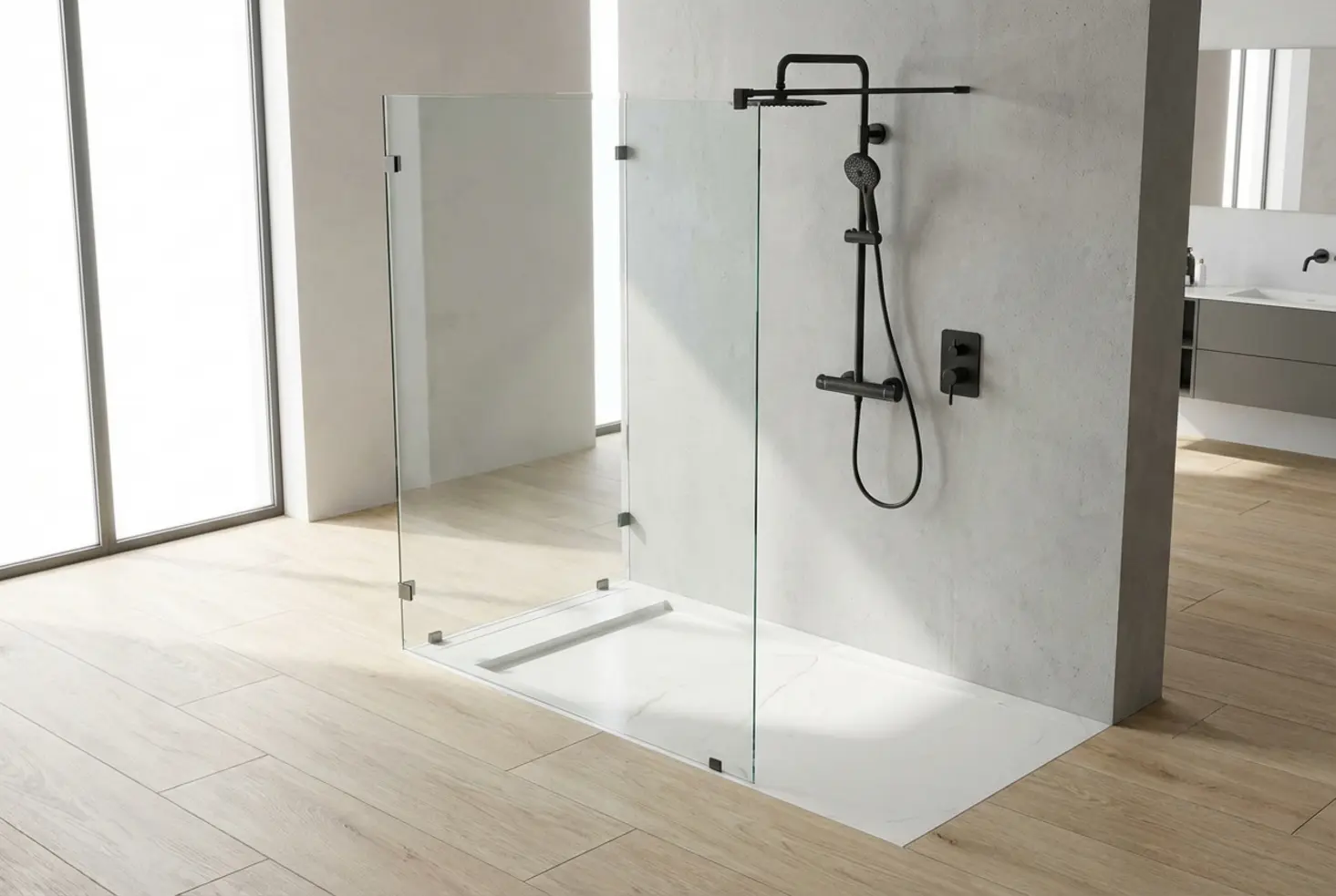 Plato de ducha a ras de suelo en baño reformado con estilo contemporáneo