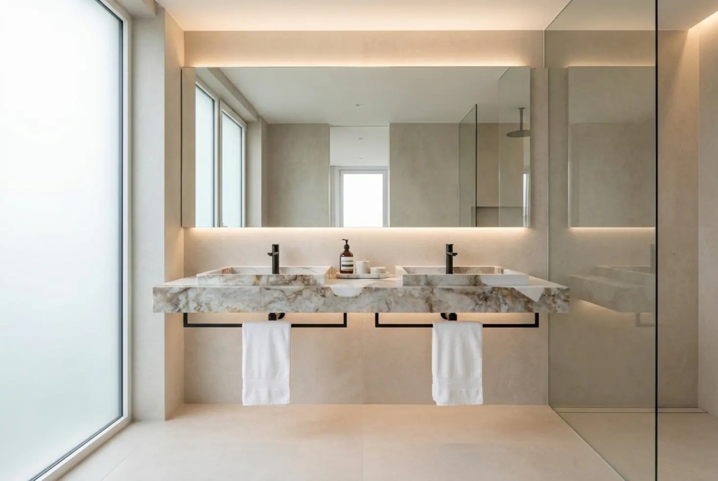 Baño reformado con ambiente moderno y luminoso