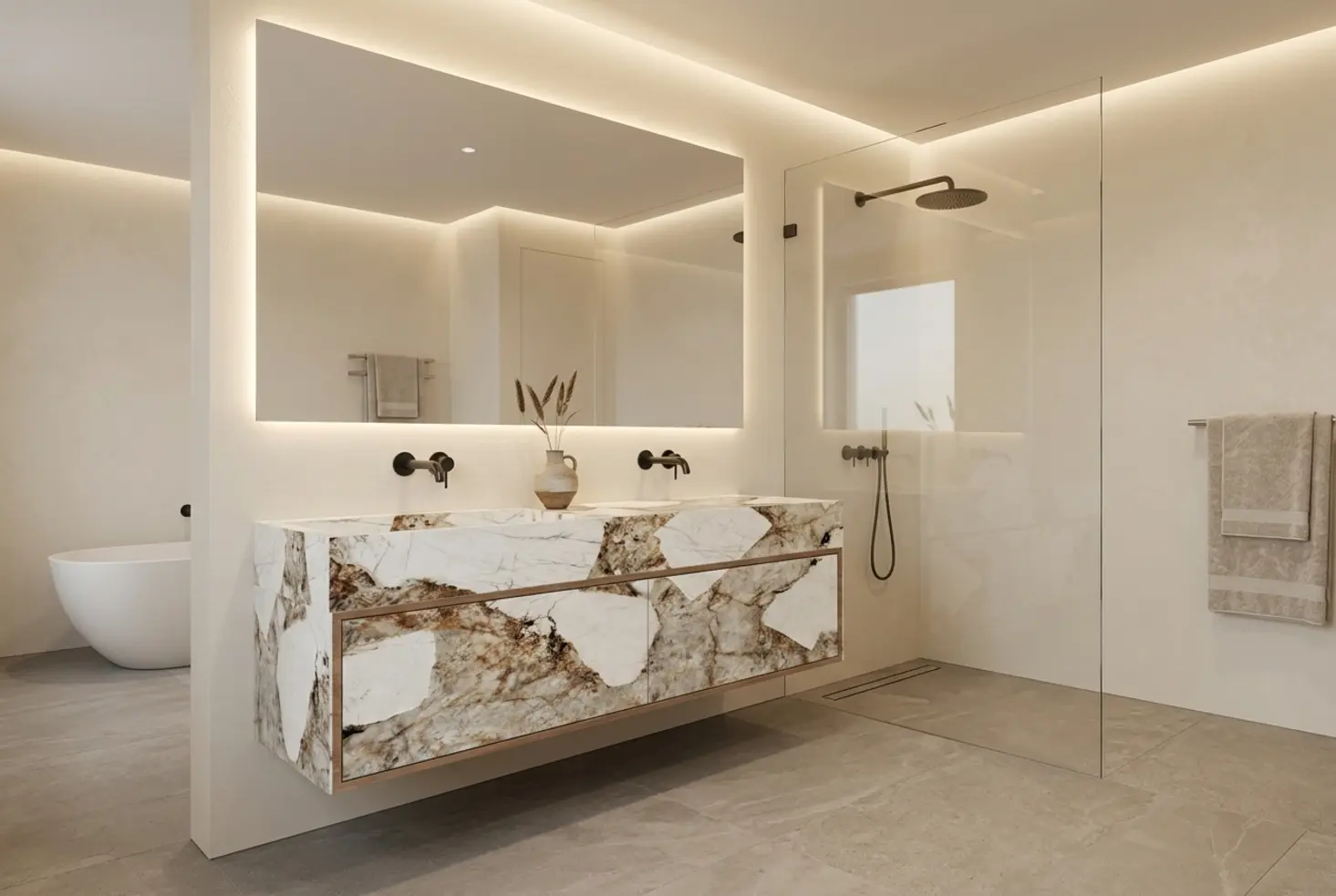 Baño principal moderno con una solución amplia y funcional